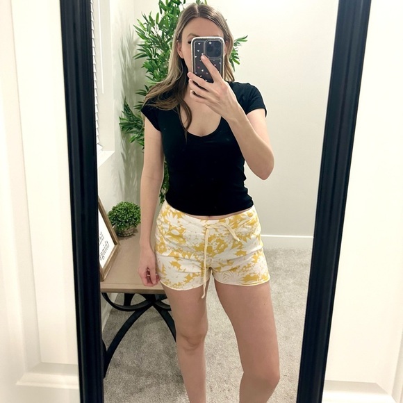 Floral Sundry Shorts Size 0 - Picture 3 of 3